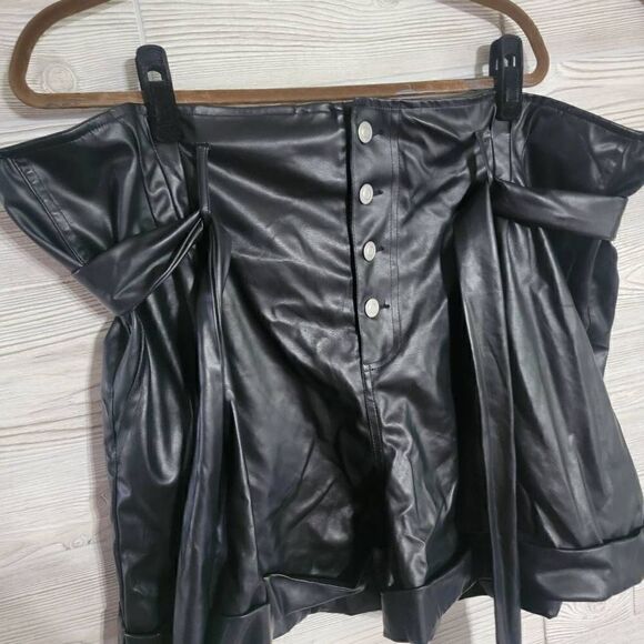 White Birch Faux Leather High Rise Shorts SZ 3XL Paper Bag Tie Waist - Picture 3 of 8